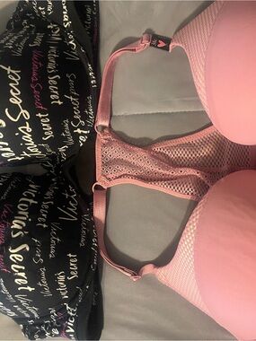 Lot of 2 Victoria Secret bras 38C